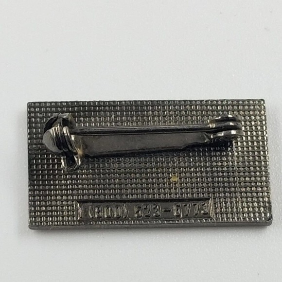 VTG North Peak Keystone Colorado Ski Resort Enamel Pin Skiing Souvenir Red White - Picture 4 of 4